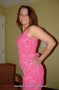 Amateur Brunette Milf In Her Pink Dress